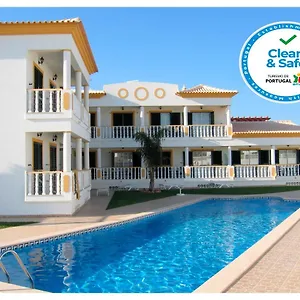 apartamentos-turisticos-solar-veiguinha.hotelaalgarve.com/